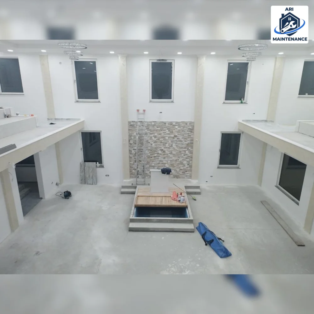 Open warehouse-style space, commercial fit-out