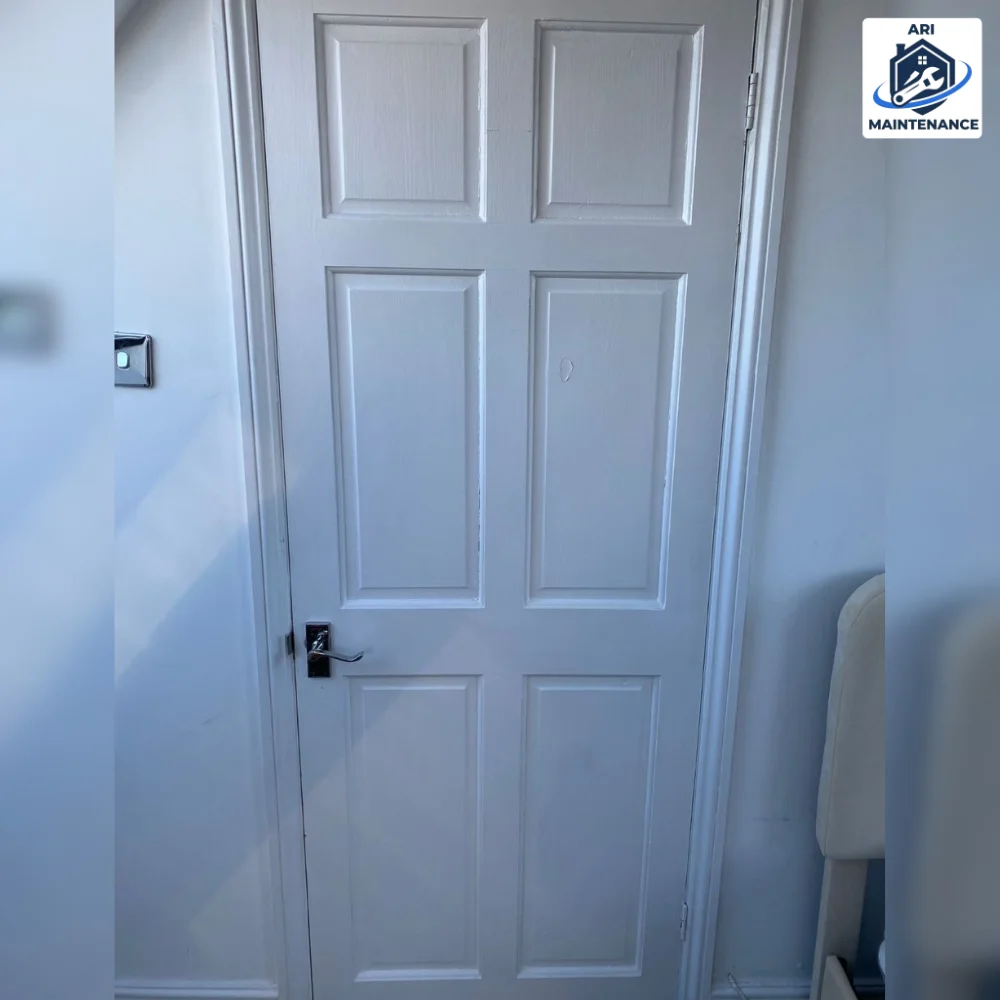 White 6-panel door (closed)